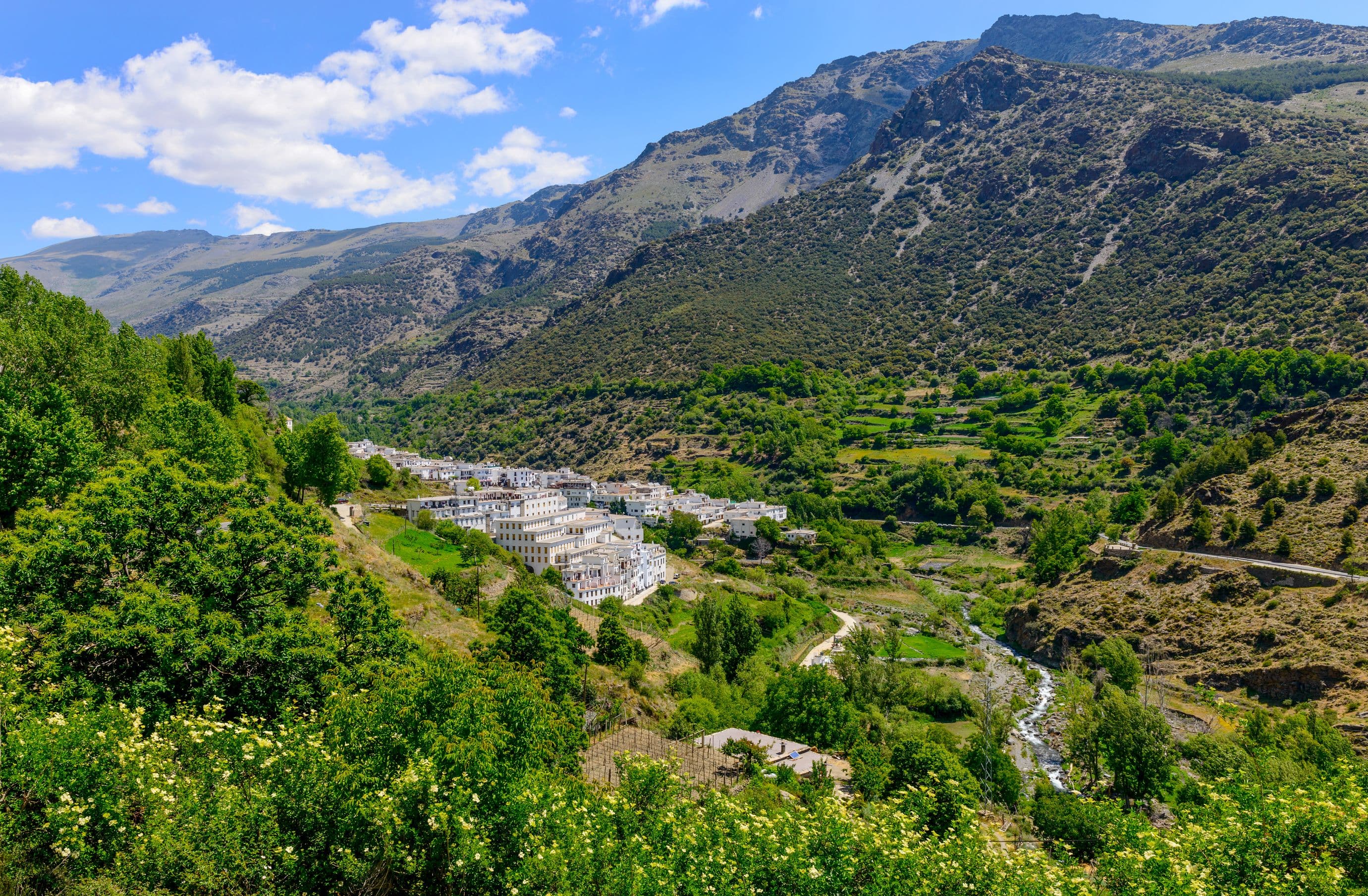 Alpujarras - liegen an den Südhängen der Sierra Nevada und erstrecken sich bis in die Provinz Almería