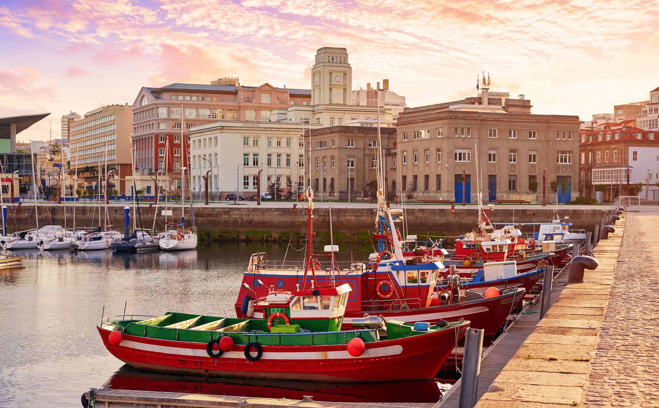 A Coruña - Blick auf den Hafen bei Sonnenuntergang 