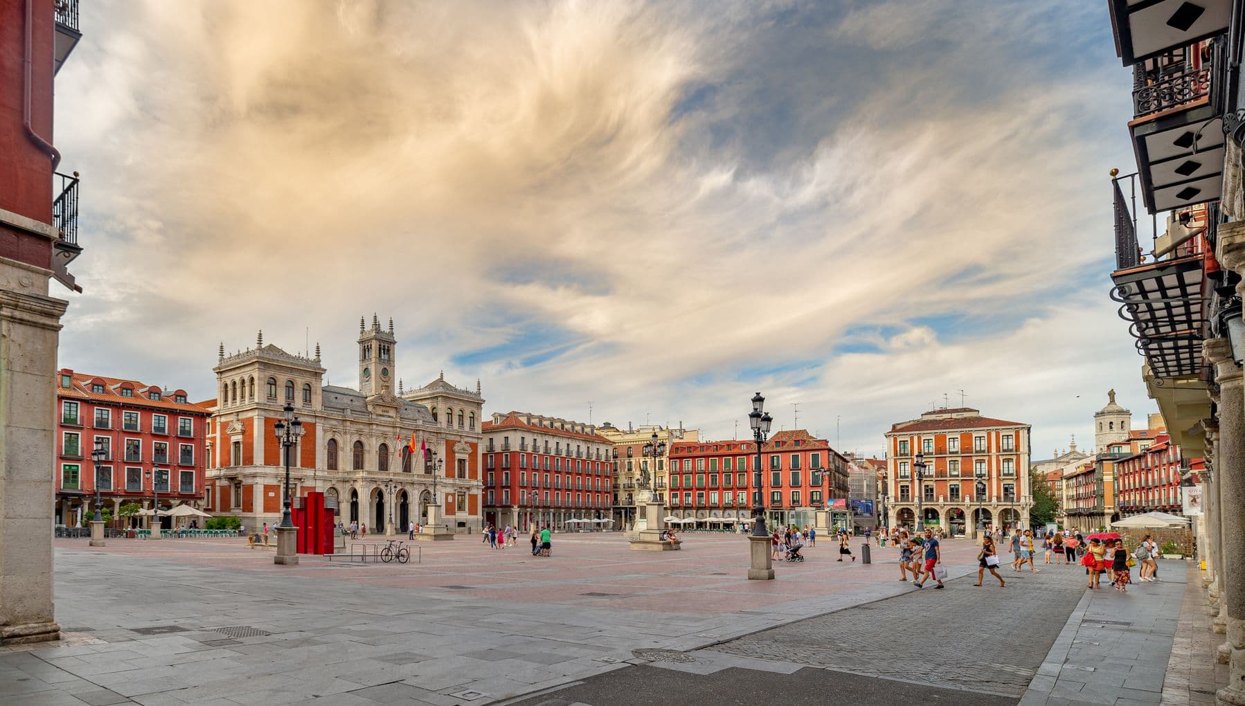 Altstadt von Valladolid - gut erhaltenes historisches Zentrum mit zahlreichen Renaissance-Gebäuden, darunter Paläste, Kirchen und das Nationalmuseum für Bildhauerei im ehemaligen Colegio de San Gregorio