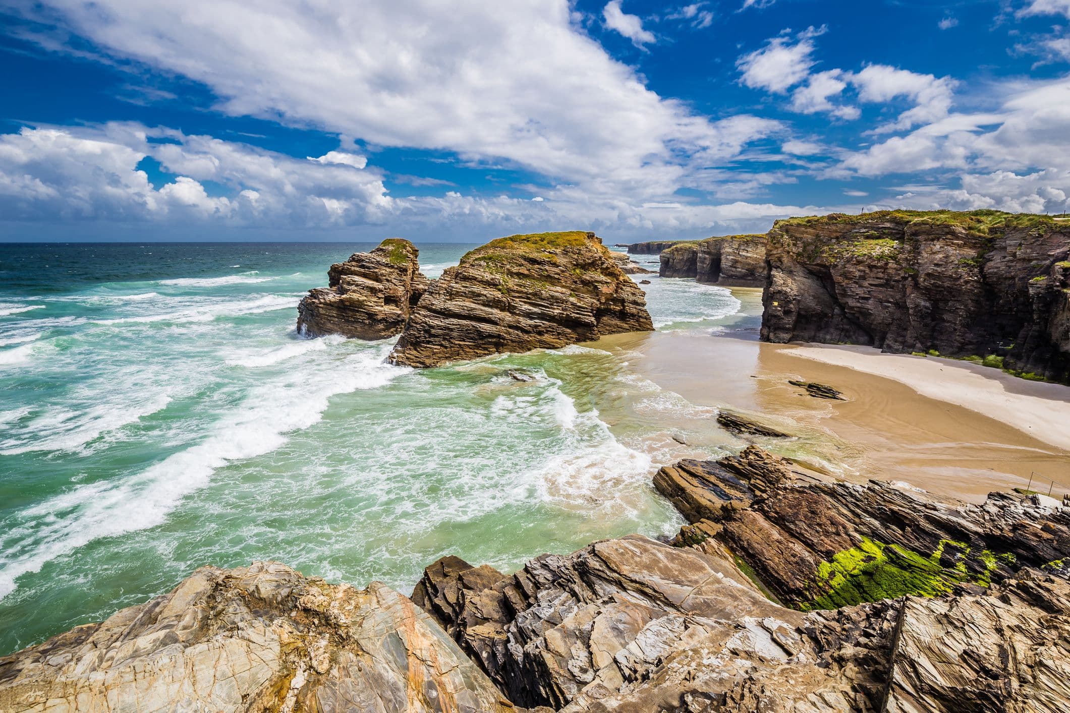 Playa de las Catedrales - in der Gemeinde Ribadeo in der Provinz Lugo an der kantabrischen Küste