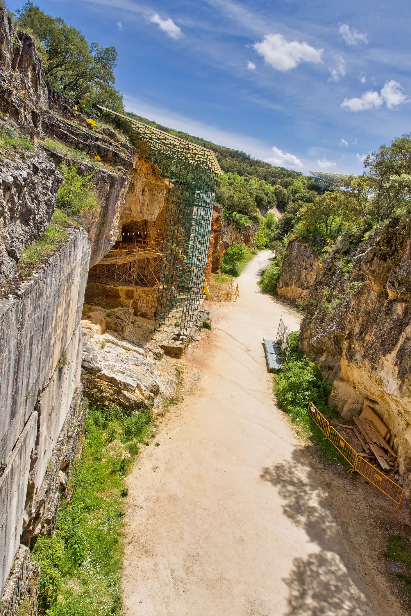 Atapuerca - Die Funde in den Höhlen und Schluchten des Gebiets sind von großer Bedeutung, da sie Einblicke in die Lebensweise und Entwicklung der frühen Menschen in Europa