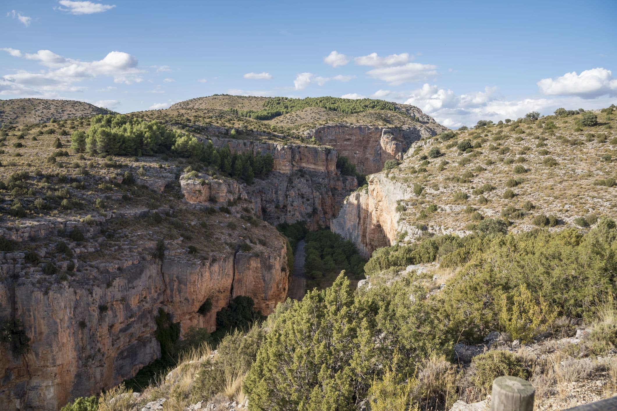 Barranco de la Hoz Seca - eine Schlucht in der Nähe von Jaraba, Spanien, bekannt für ihre beeindruckende Schönheit und die vielfältigen Wanderwege