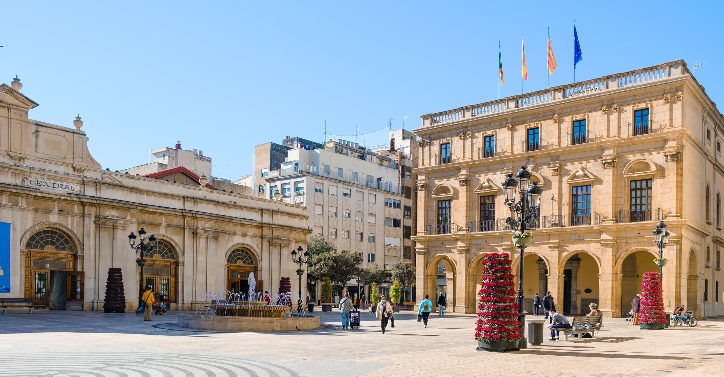 Castellón de la Plana - bekannt für ihre mittelalterlichen Gebäude, ihre Strände und die Nähe zu anderen attraktiven Orten wie Valencia und Barcelona. 