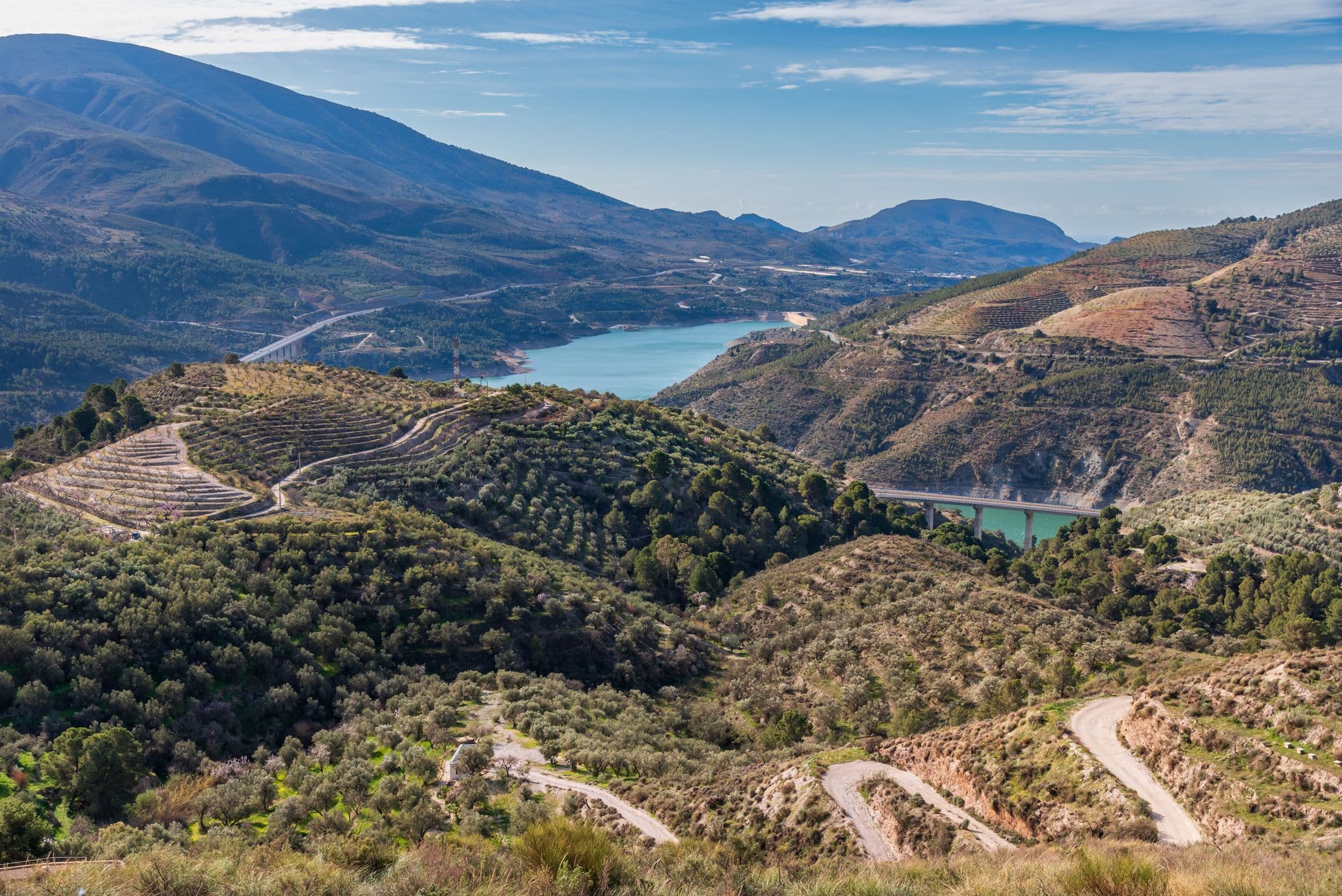 Lanjarón - liegt inmitten des Nationalparks Sierra Nevada, etwa 49 Kilometer von Granada entfernt