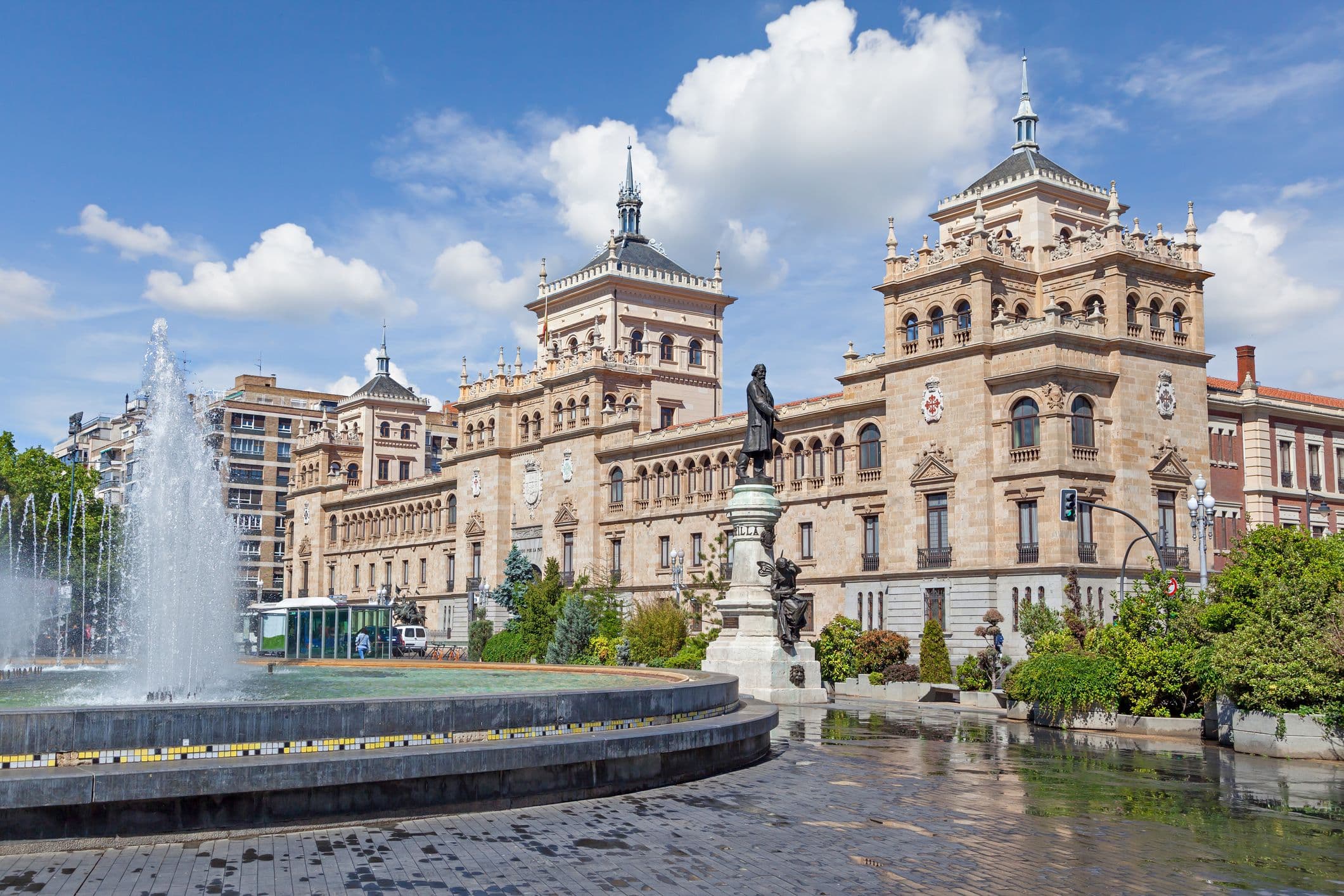 Valladolid - Hauptstadt der gleichnamigen Provinz und der Region Kastilien und León und hat eine reiche Geschichte und ein beeindruckendes architektonisches Erbe