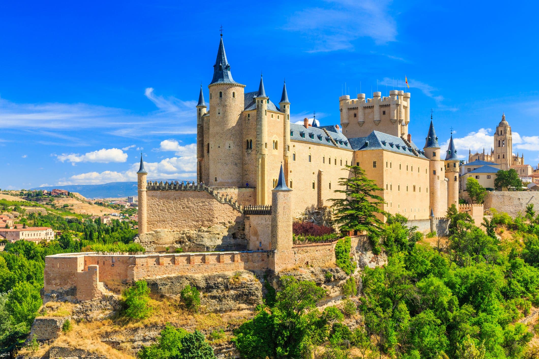  Alcázar von Segovia - beeindruckende mittelalterliche Burg in der spanischen Stadt Segovia