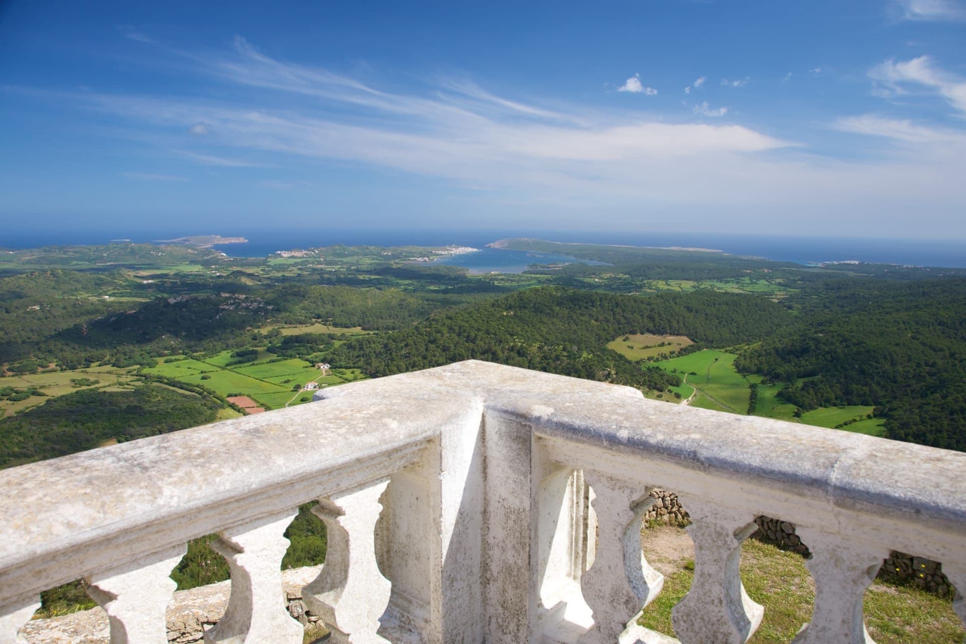 Menorca - Aussicht auf die Natur und das Meer