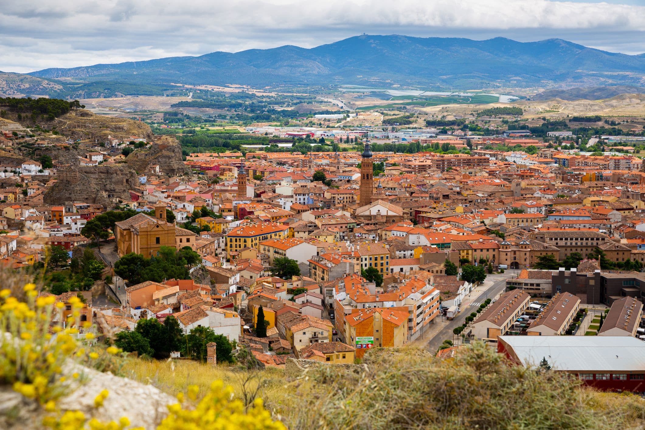 Calatayud - bekannt für ihre historische Altstadt mit Mudéjar-Architektur und als Zentrum einer gleichnamigen Weinregion in Aragonien, die hauptsächlich auf Garnacha-Trauben für ihre Rotweine spezialisiert ist