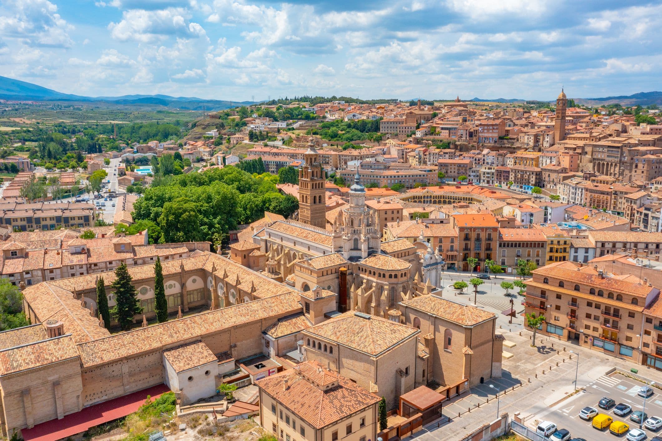 ist am FußeTarazona - ist am Fuße des Moncayo-Gebirges gelegen und ein wichtiger Verkehrsknotenpunkt